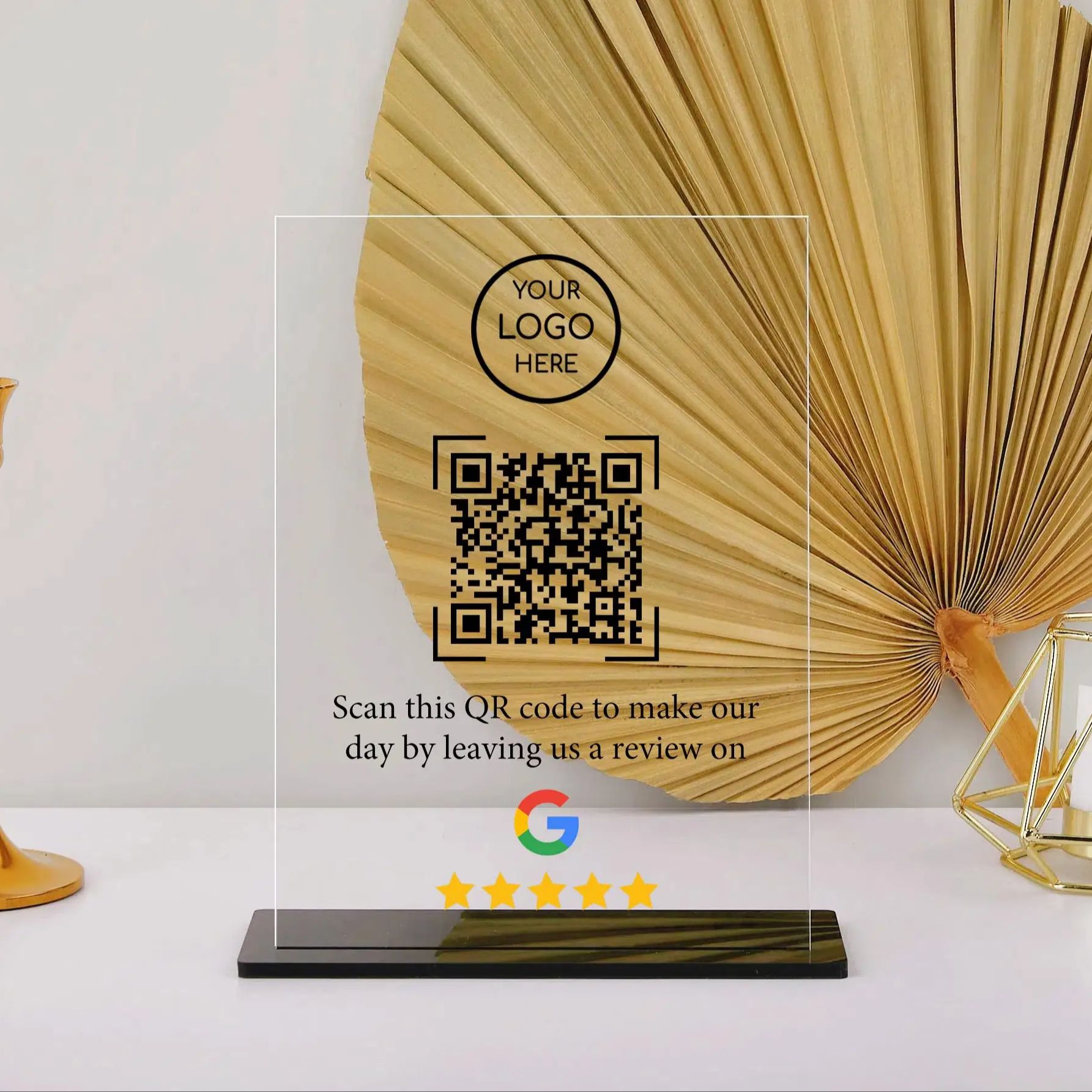 Supporto in acrilico con codic - Airbnb Smart Home recensione e prezzo